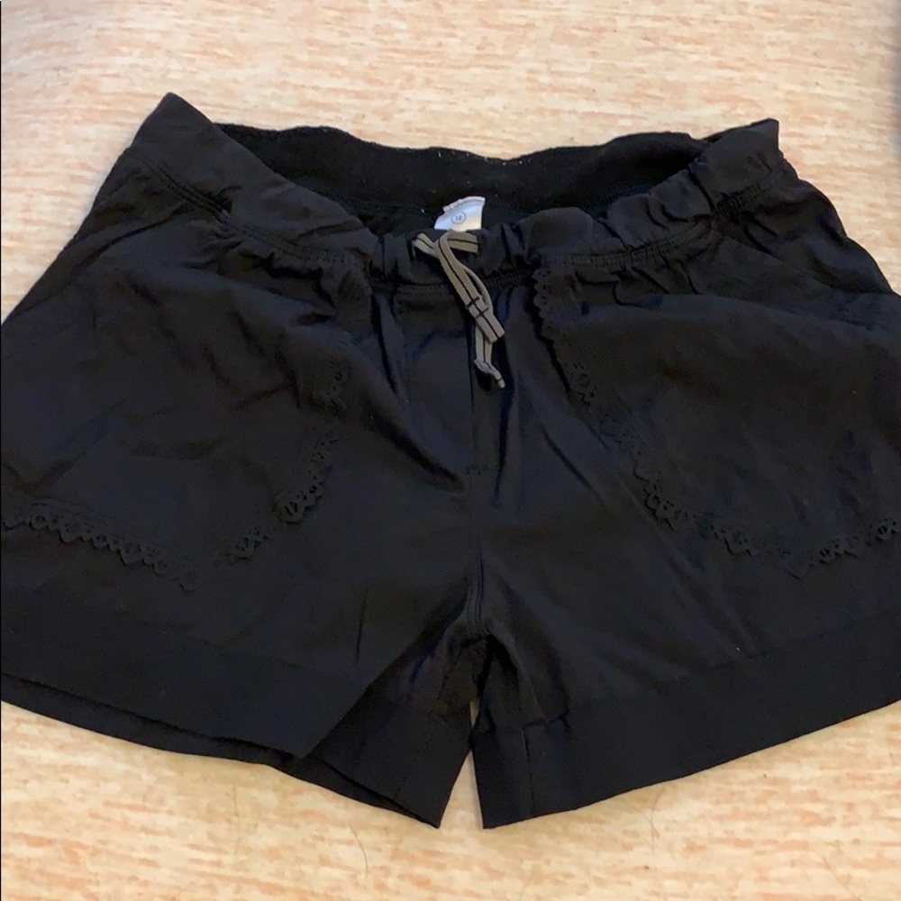 Ivivva black shorts